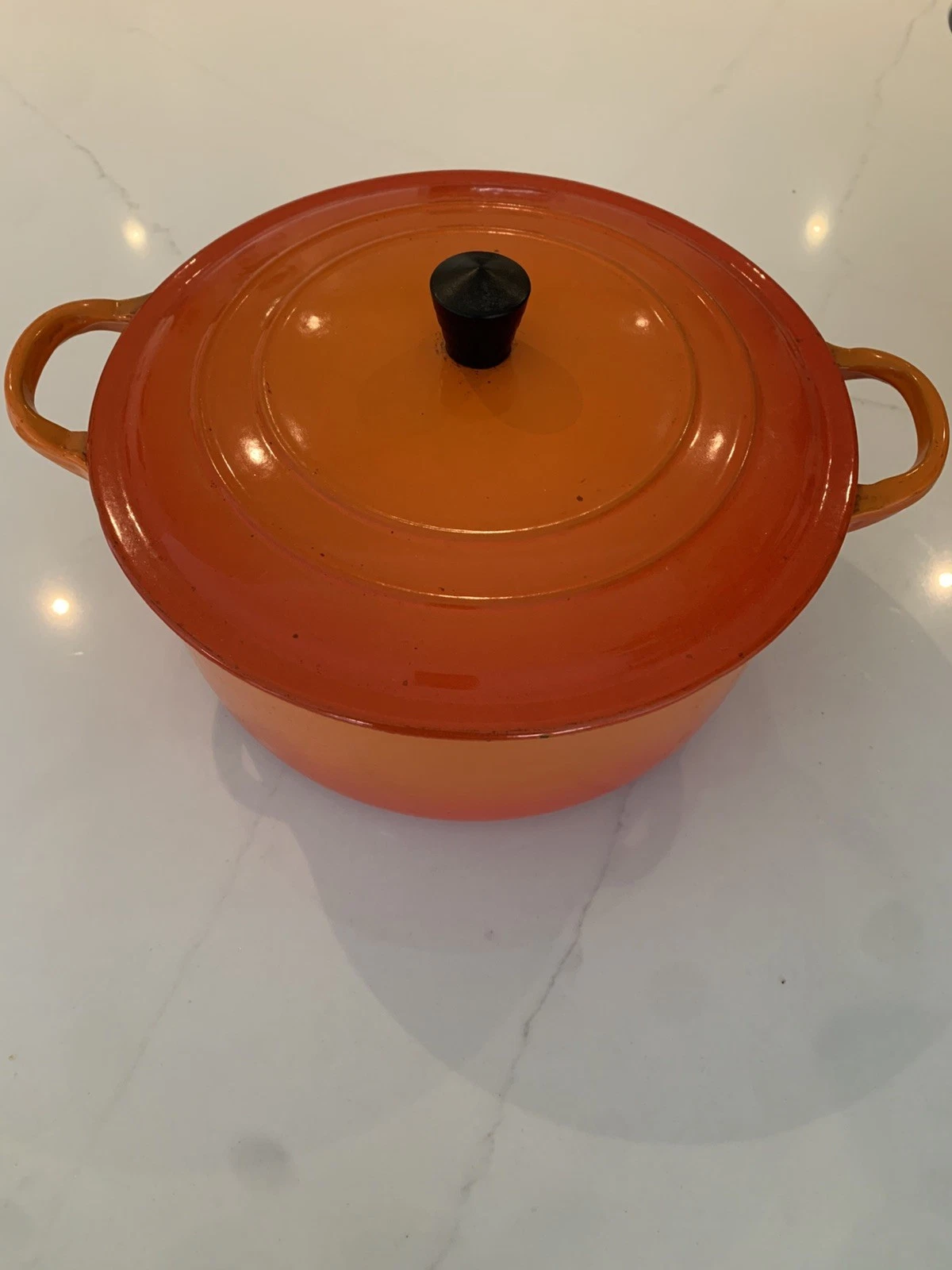 Le Creuset Volcanic Orange 24cm Cast Iron Round Casserole Dutch Oven Size E