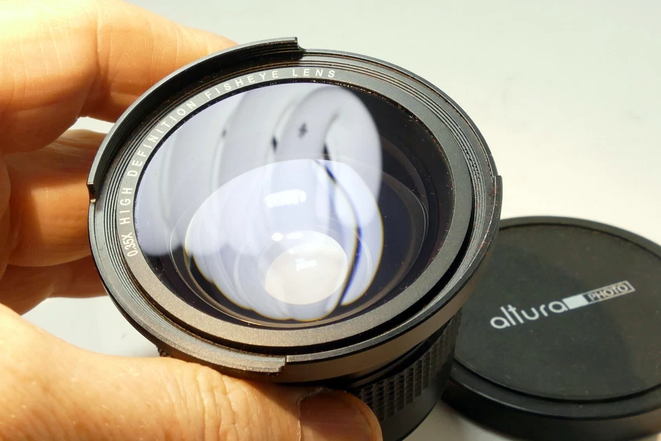 Altura 0.35X Fish Eye Wide Angle Lens with macro for 58mm rim (18-55mm IS) - Image 4 of 4