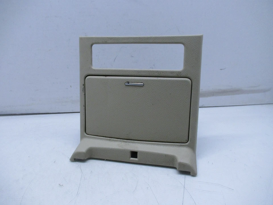 06 - 10 INFINITI M35 M45 中心控制台杯架带装饰边框原始设备制造商 — 第 2/4 张图片