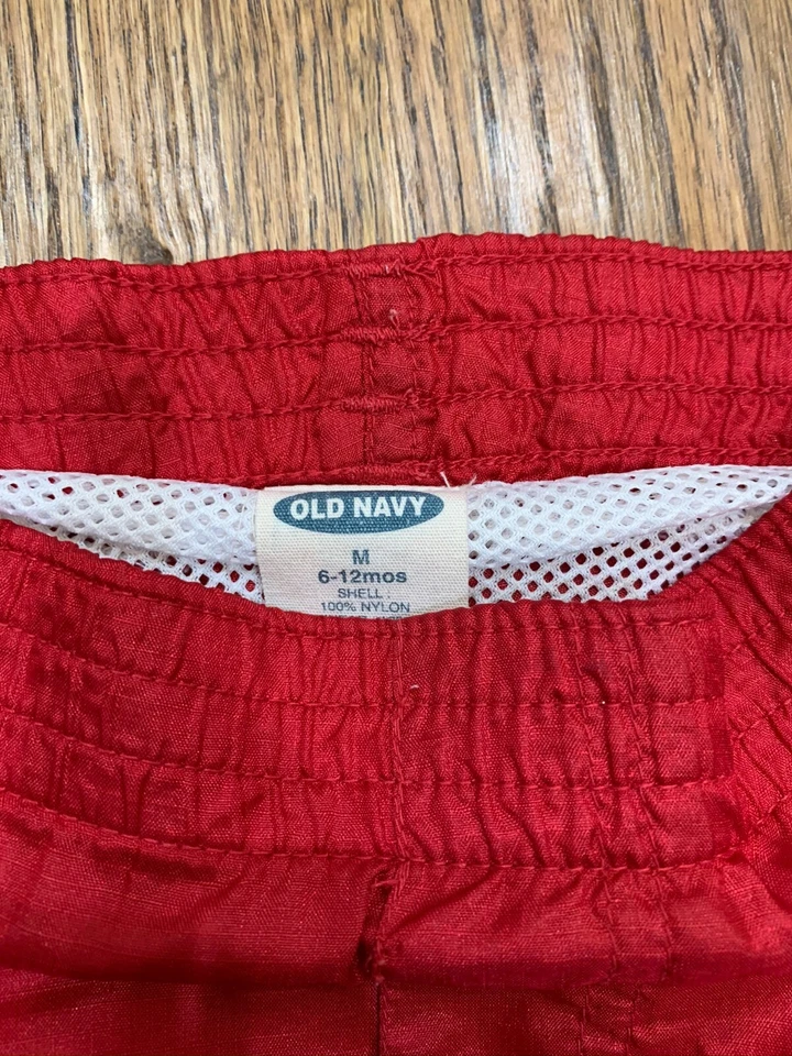 Bañador forrado Old Navy para bebé niño talla 6-12M rojo Foto 3 de 3