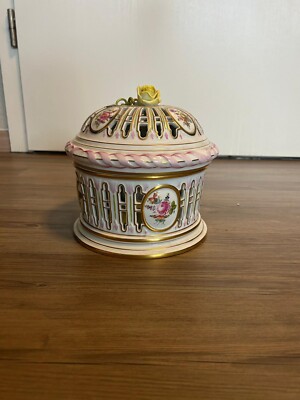 DECKELDOSE PORZELLAN ''HEREND HUNGARY, HANDPAINTED 6201 BHR+C