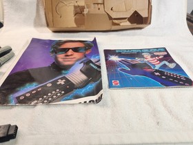 1989 Original Nintendo NES Power Glove 99% complete Missing The 4 Round Stickers