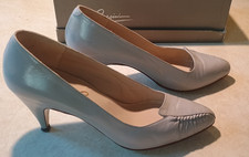 Vtg Pale Gray Leather Wrap cord pleated Detail Oleg Cassini Pumps 2.5" Heels 6.5