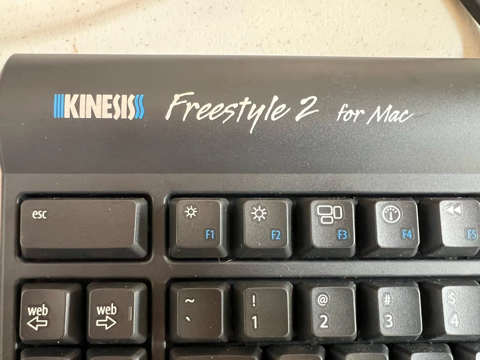 Kinesis Freestyle2 Keyboard for Mac KB800HMBUS Ergo Split USB Hub - Image 2 of 3