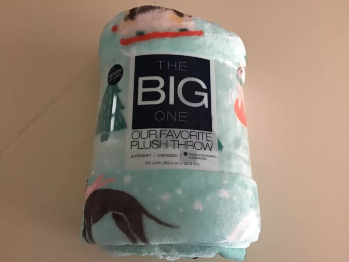 Kohl s The Big One Snow Dogs Oversized Plush Throw 5ft x 6ft