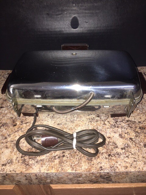 Vintage General Electric GE Waffle Iron Automatic Grill Model