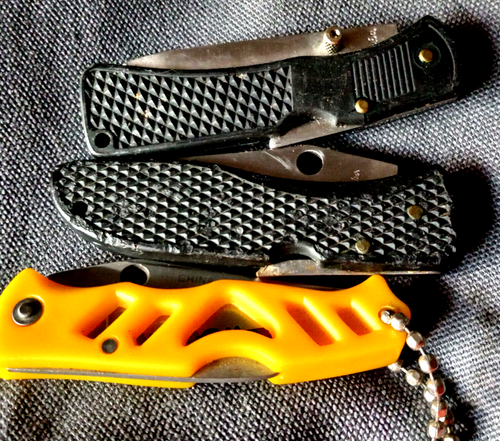 Lot of 3 Pocket Knives Great Condition - Picture 7 of 7