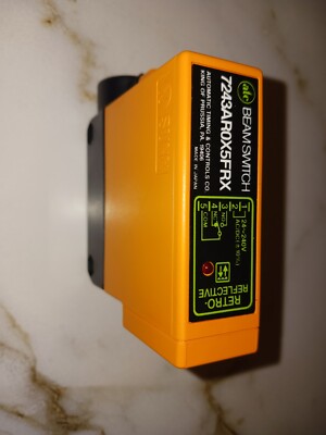 Atc 7243AROX5FRX Retro-Reflective Beam Switch with led status indicator