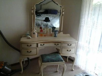 Queen Anne Full Bedroom Suite Coffee Tables