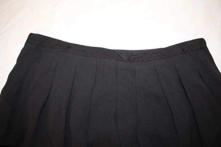 THEORY Black Fabric Pleated Mini Skirt W/Velvet Trim Womens Size 6-B125 - Image 3 of 4