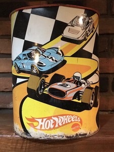 hot wheels trash can