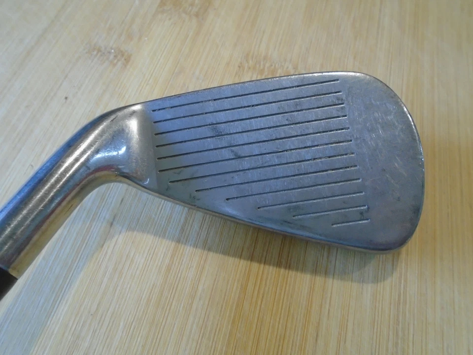 PRE~LOVED WILSON STAFF Di9 GOLF CLUB ~ 6 IRON ~ GRAPHITE SHAFT  - Image 2 of 4