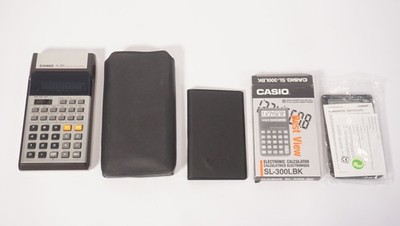 2x Vintage Casio Taschenrechner SL-300LBK und fx-110 Scientific Calculator