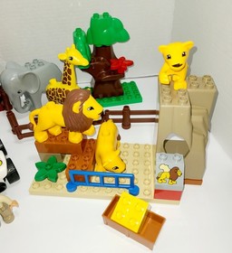 LEGO Duplo Feeding Zoo Set # 5634 Complete with 1 Substitute. No Box or Manual