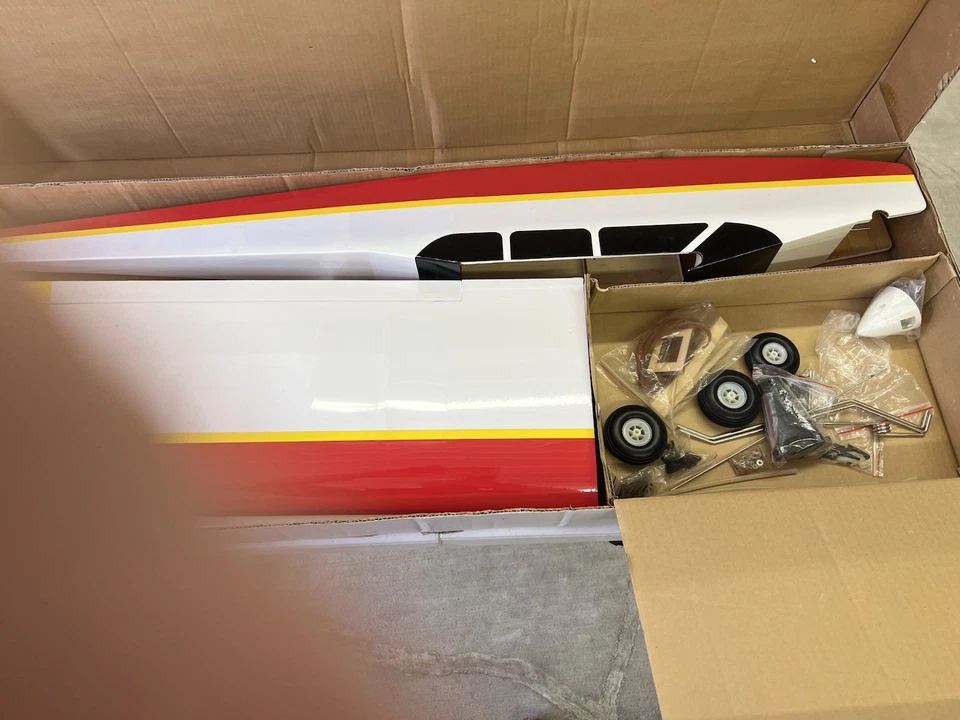 Up For Grabs, un nuevo avión Cox Tailwind ARF RC Nitro Foto 4 de 4