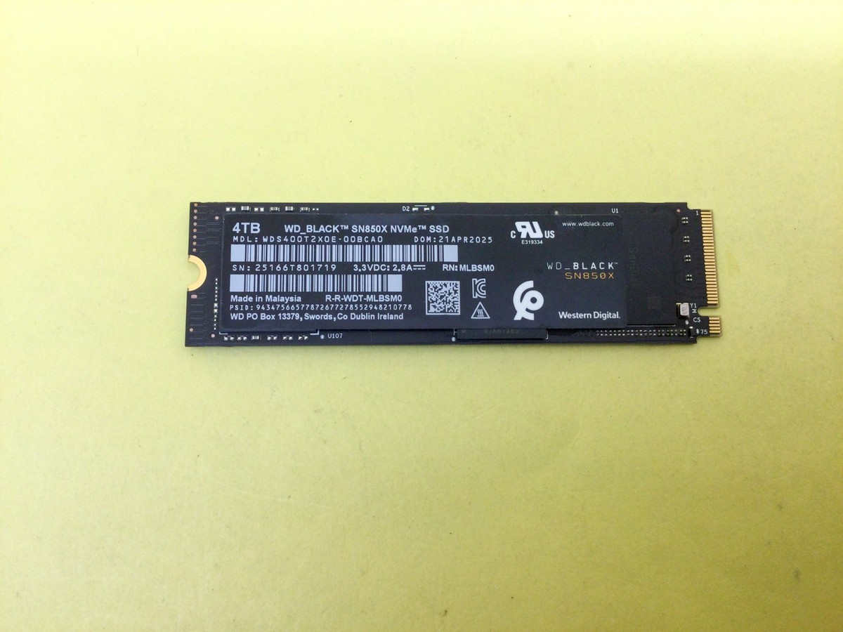 WD BLACK SN850X 4TB PCIE4.0 NVMe M.2 2280 SSD WDS400T2X0E