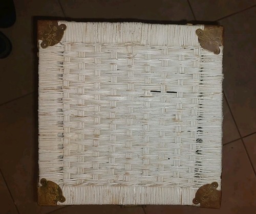 Vintage Antique White Painted Wicker Lift Top Storage/Laundry Basket - Picture 5 of 12