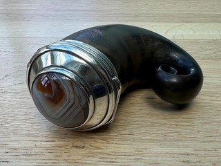 Excellent Victorian Scottish Rams Horn Silver & Agate Mounted Pocket Snuff Mull.