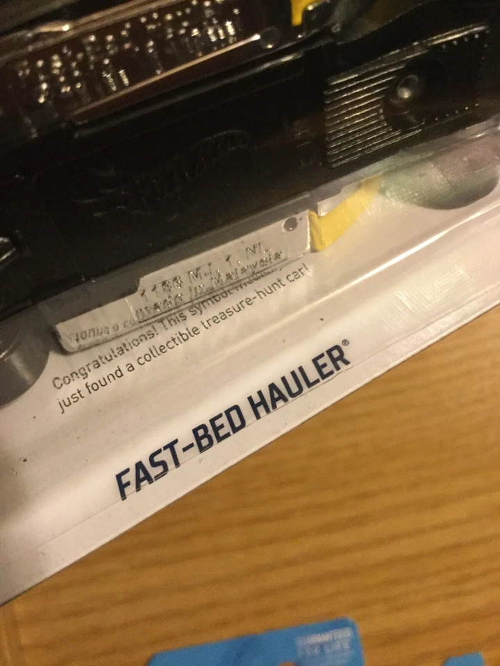 HOT WHEELS 2019 207 YELLOW TREASURE HUNT TH & 2021 83 TEAL FAST BED HAULER 4 Pcs - Image 4 of 4