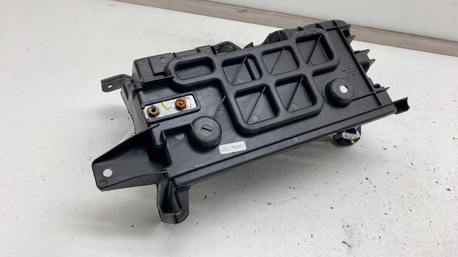⭕ 2017-2020 Maserati Levante Battery Box Tray Holder Bracket Support Insert Assy