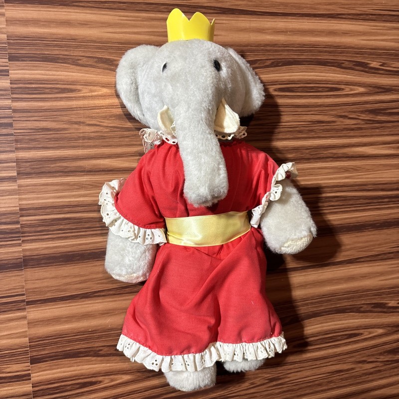 Babar Queen Celeste red dress 1977 By Eden Toys Vintage stuffed plush 14" in