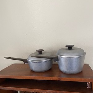Vintage Set of 2 Hammered Aluminum Pots + Lids unbranded Stamped Made In USA
