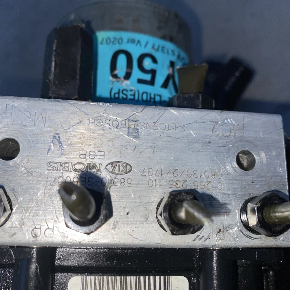 🛑 Conjunto de módulo de bomba de freno antibloqueo ABS Kia Sorento 2007-2009 OEM Foto 4 de 4