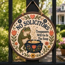 No Soliciting Sign, Funny Frog Door Sign, Frog Wooden Door Hanger, Farmhouse Por