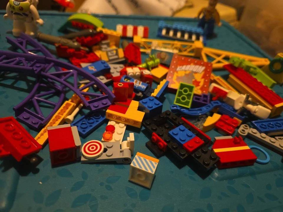 LEGO Toy Story Piezas Misceláneas Carnaval Montaña rusa Caboom Grandes Figuras Woody Buzz Foto 3 de 4