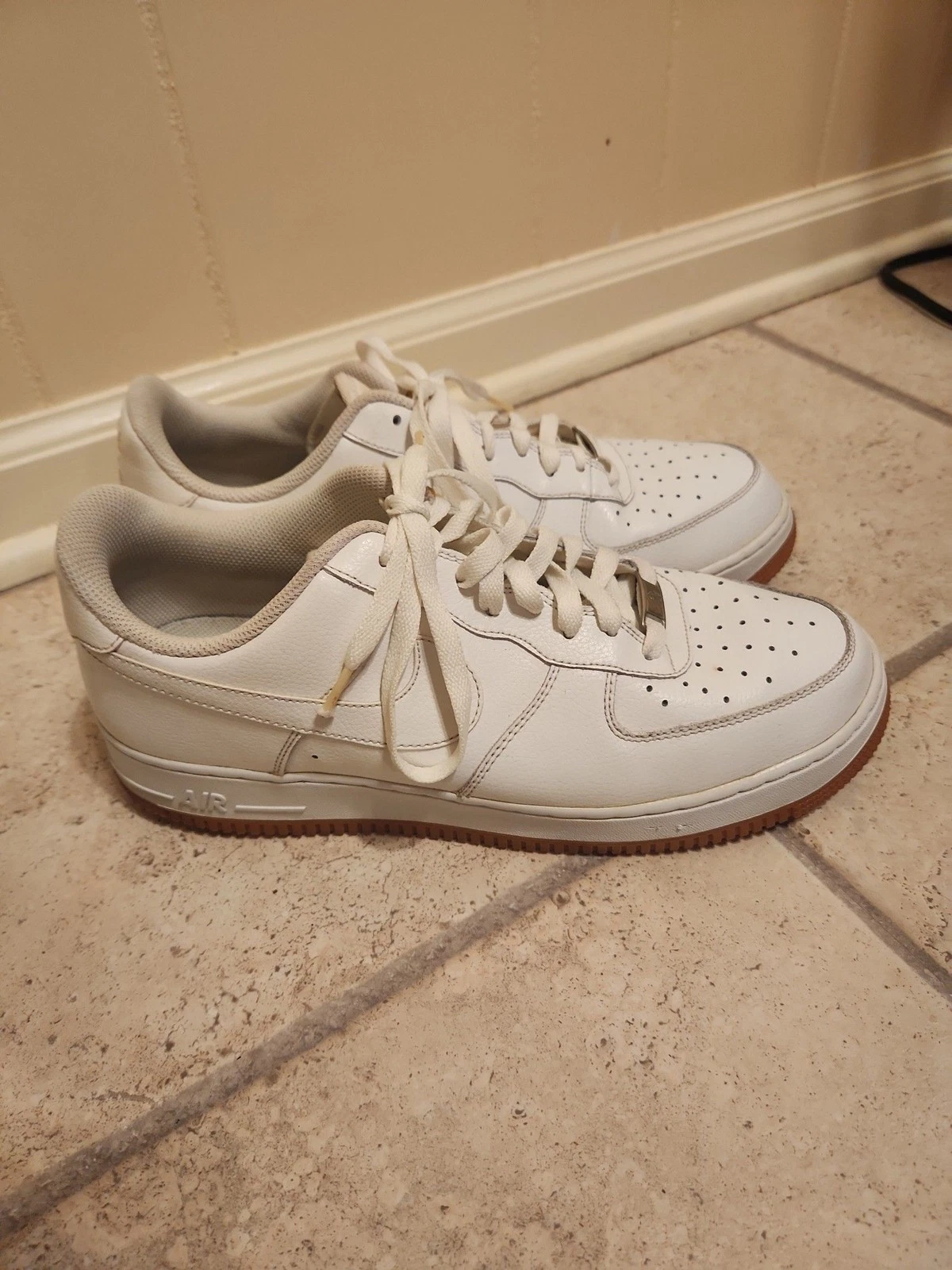 Nike Air Force 1 Sneakers Atletiche in Triple Bianco Taglia 11