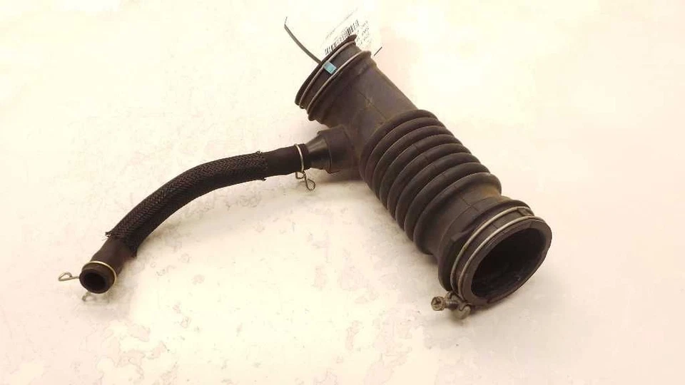 Toyota Matrix 2009 1,8 L 4 cilindros filtro de aire montaje de tubo resonador  Foto 4 de 4