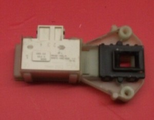 Waschmaschine INDESIT IWC6105 UK E Türschloss