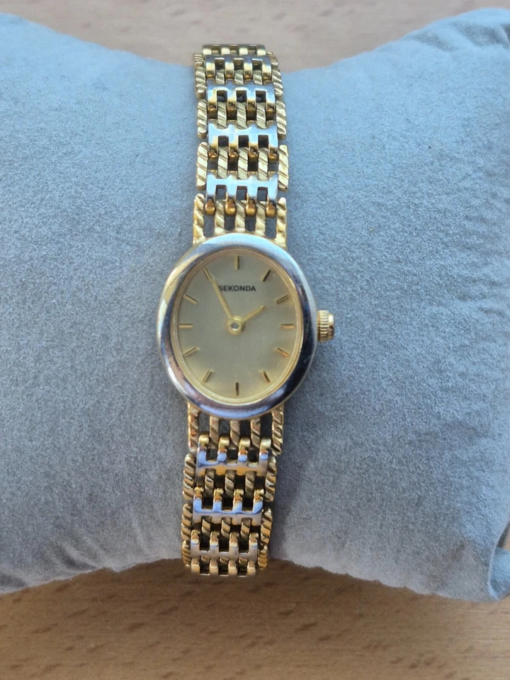 VINTAGE Hermoso Reloj Pulsera Sekonda Damas Cuarzo Foto 2 de 4