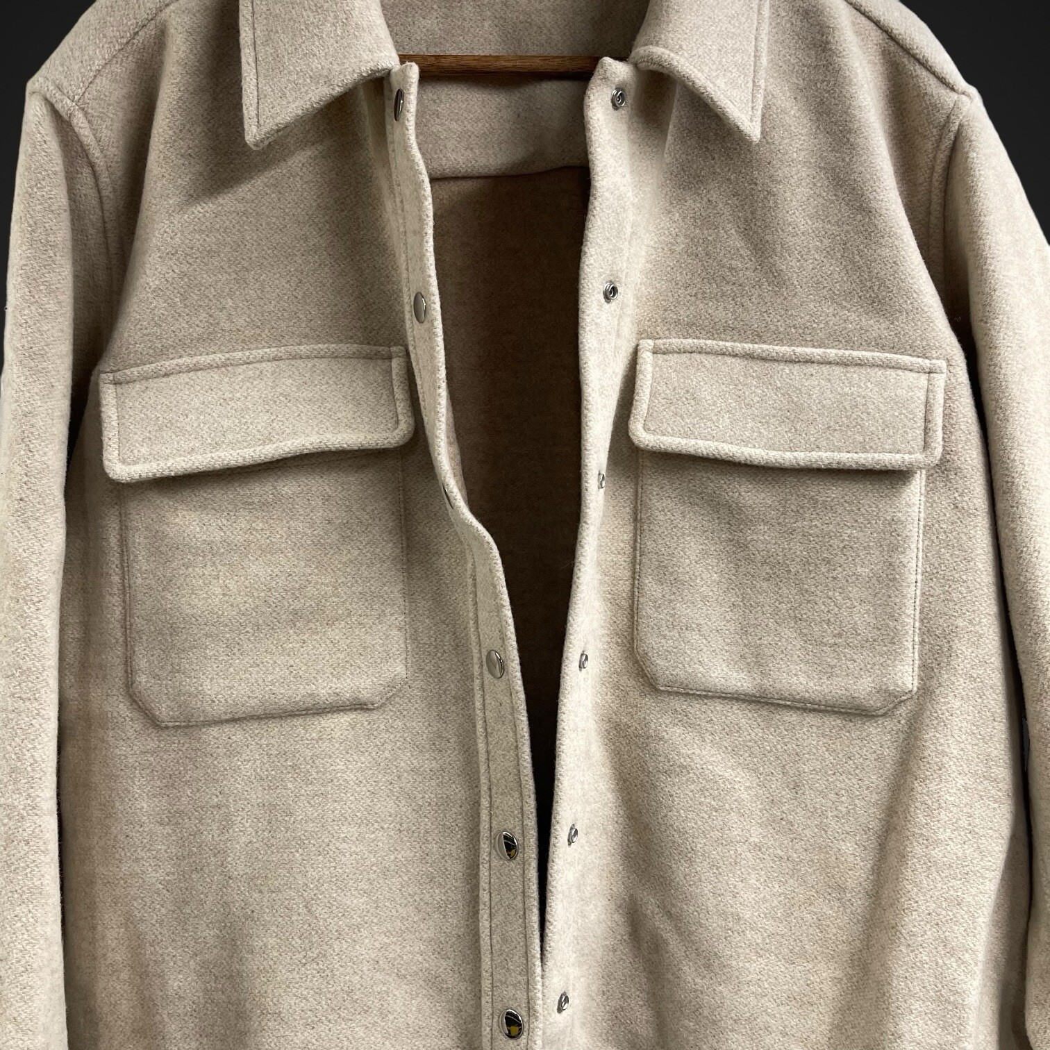 ALTRA Stockholm Atelier & Other Stories Shacket Marrone 12 Anthropologie Chiusura a Scatto