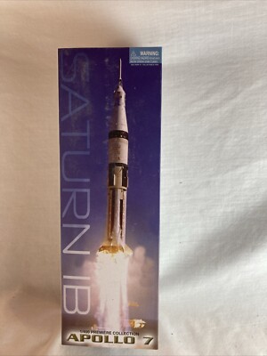 DRAGON WINGS 1/400 SATURN 1B APOLLO 7 USA SPACE ROCKET Model Unopened Rare 56242