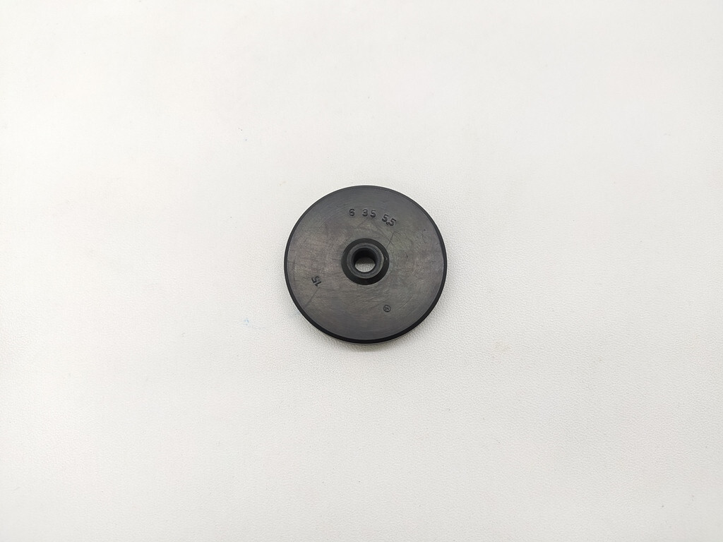 Suzuki GT250 RG250 Clutch Release Oil Seal NOS Clutch Basket Disk