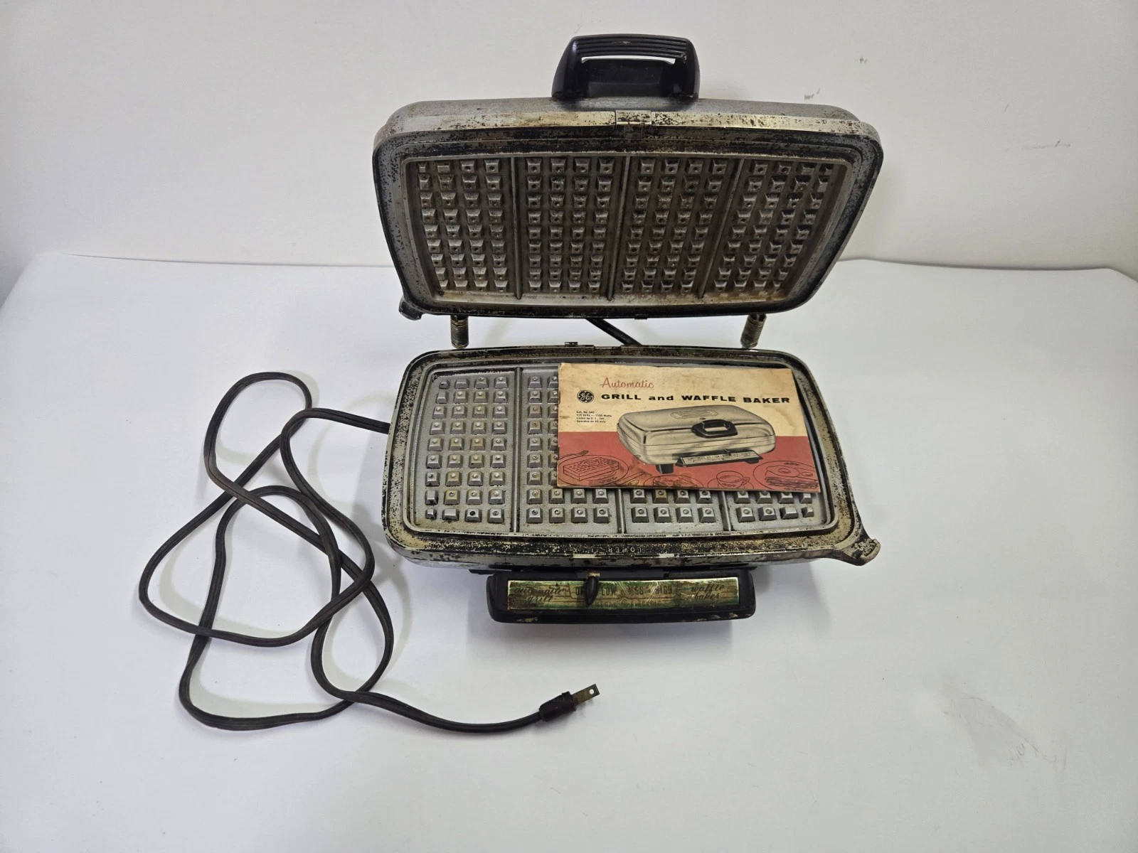 Vintage GE General Electric Chrome AUTOMATIC GRILL WAFFLE BAKE Maker Model 14G42