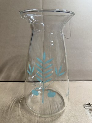 Vintage Pyrex Glass Carafe Turquoise Apple Design 32oz without Lid  8 inch