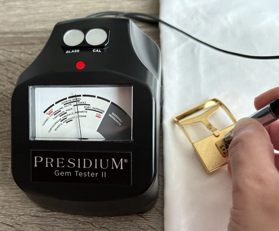 Vestido Clásico Vintage Anson Hebilla Cinturón Oro 10K Azul Espinela Piedras Preciosas PPG Emblema Foto 2 de 4