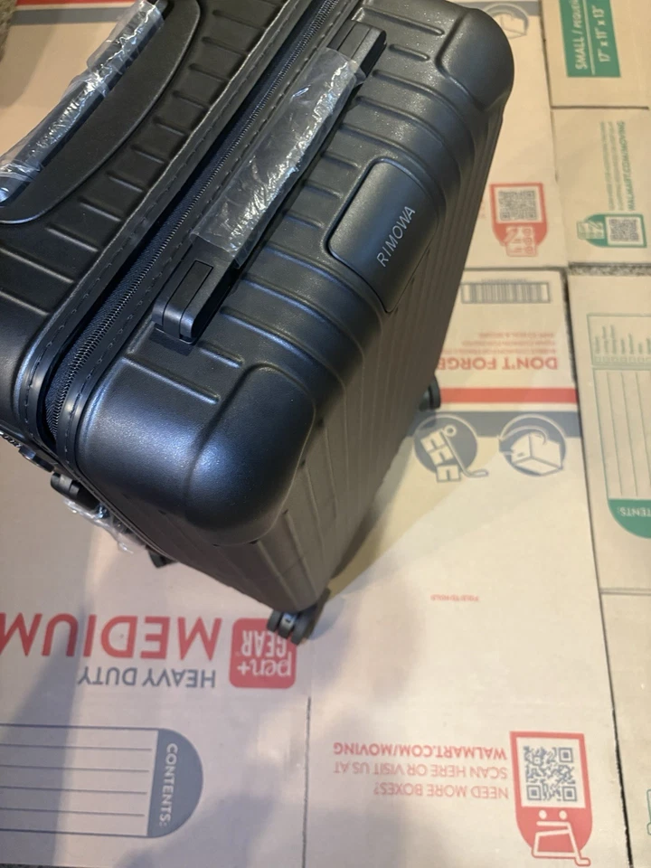 RIMOWA 21.7’ Cabin Carry on Travel Luggage Matte Black Free Shipping *Small Dent - Image 3 of 4