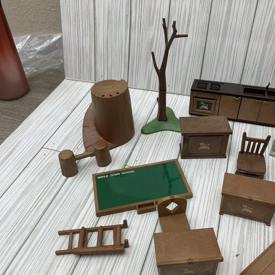 Lote de muebles para casa de muñecas Bandai Maple Town Story piezas vintage miniatura Foto 4 de 4