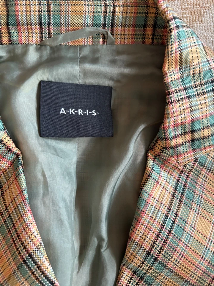 AKRIS PLAID BELTED JACKET 6 GREEN, YELLOW BLACK SILK - Image 2 of 4