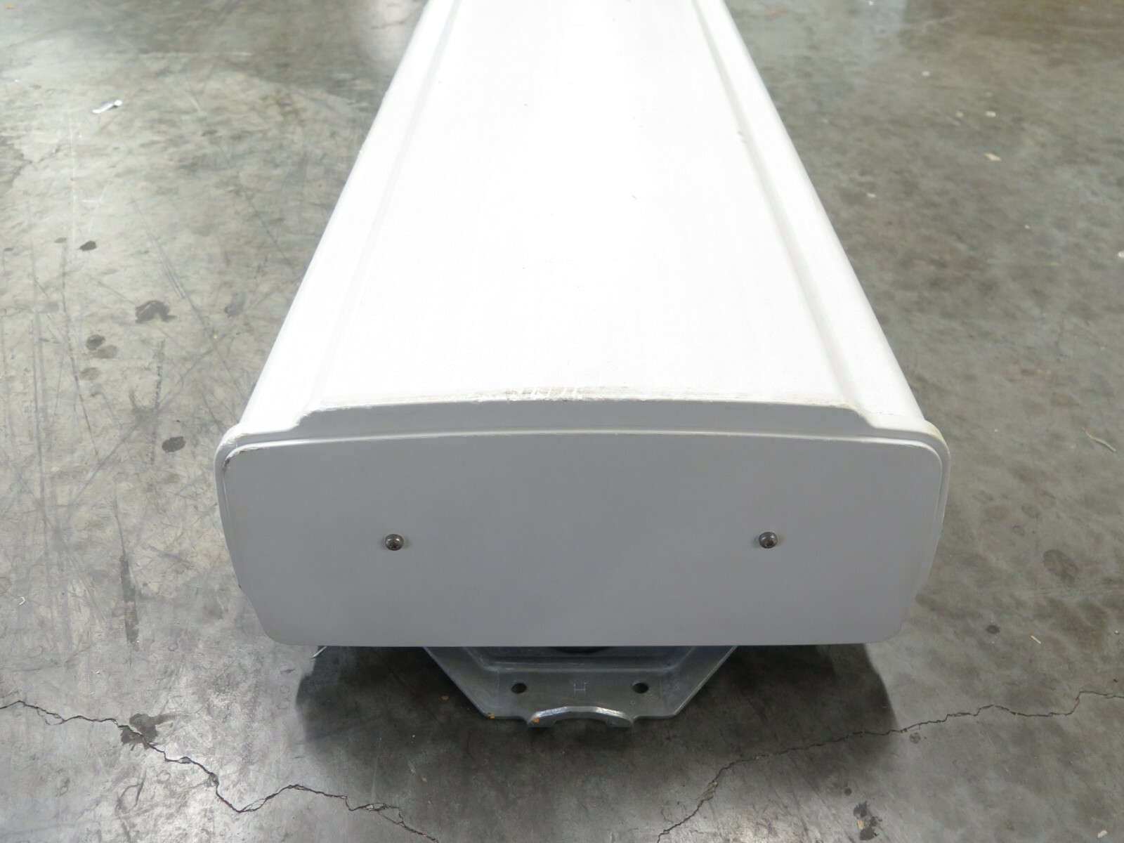 Kathrein 80010767 Base Station Antenna 698 MHz to 2.69 GHz TriBand