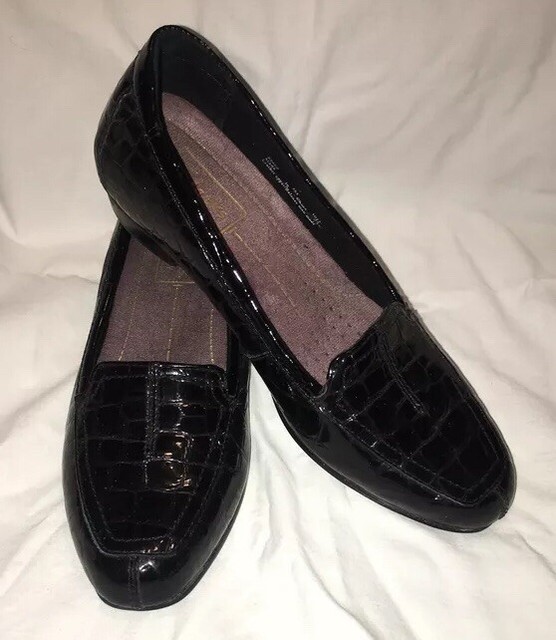 clarks timeless black