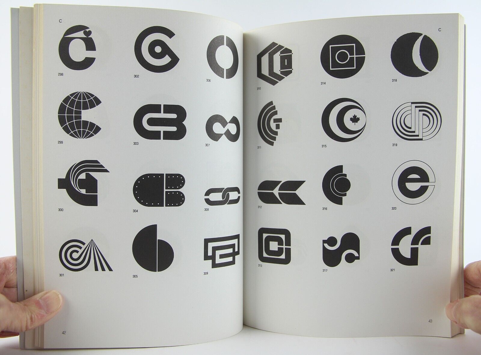 Trademarks & Symbols of the World: The Alphabet in Design 1988 PB Kuwayama