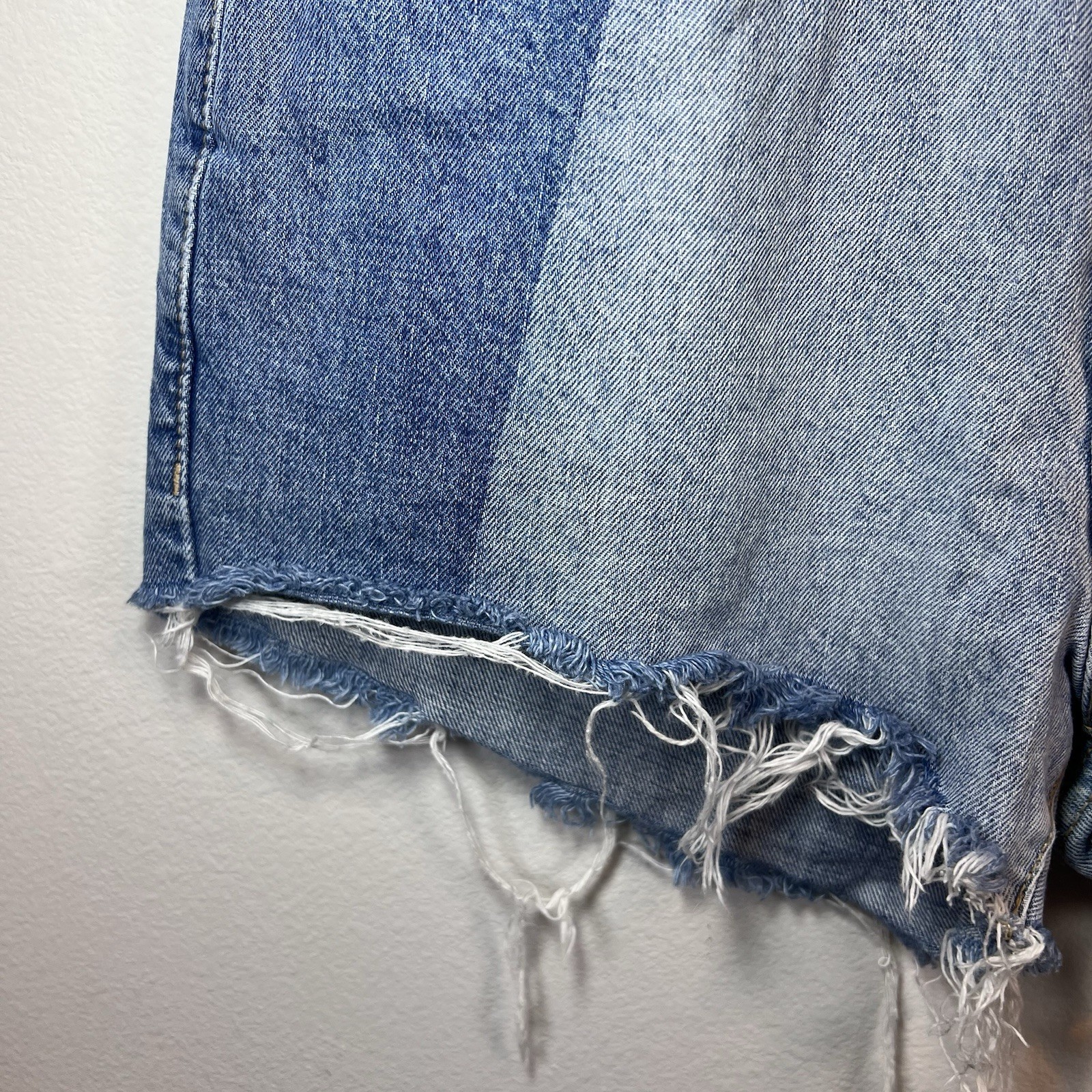 Garage Two Tone Festival 3" Jean Shorts Medium Blue Denim Cut Off Womens Size 28