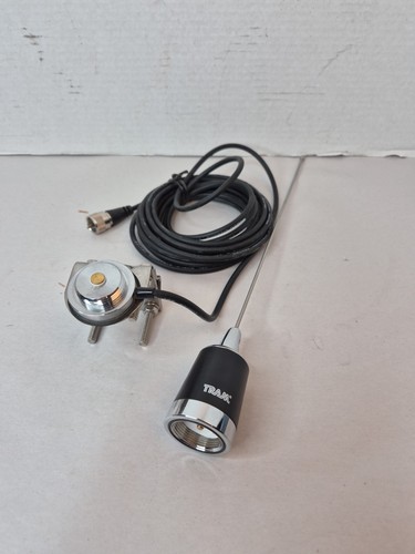 Tram 1175 450-490MHz No Ground Plane 1/2 Wave 2.4 dBd Gain Antenna With Mount