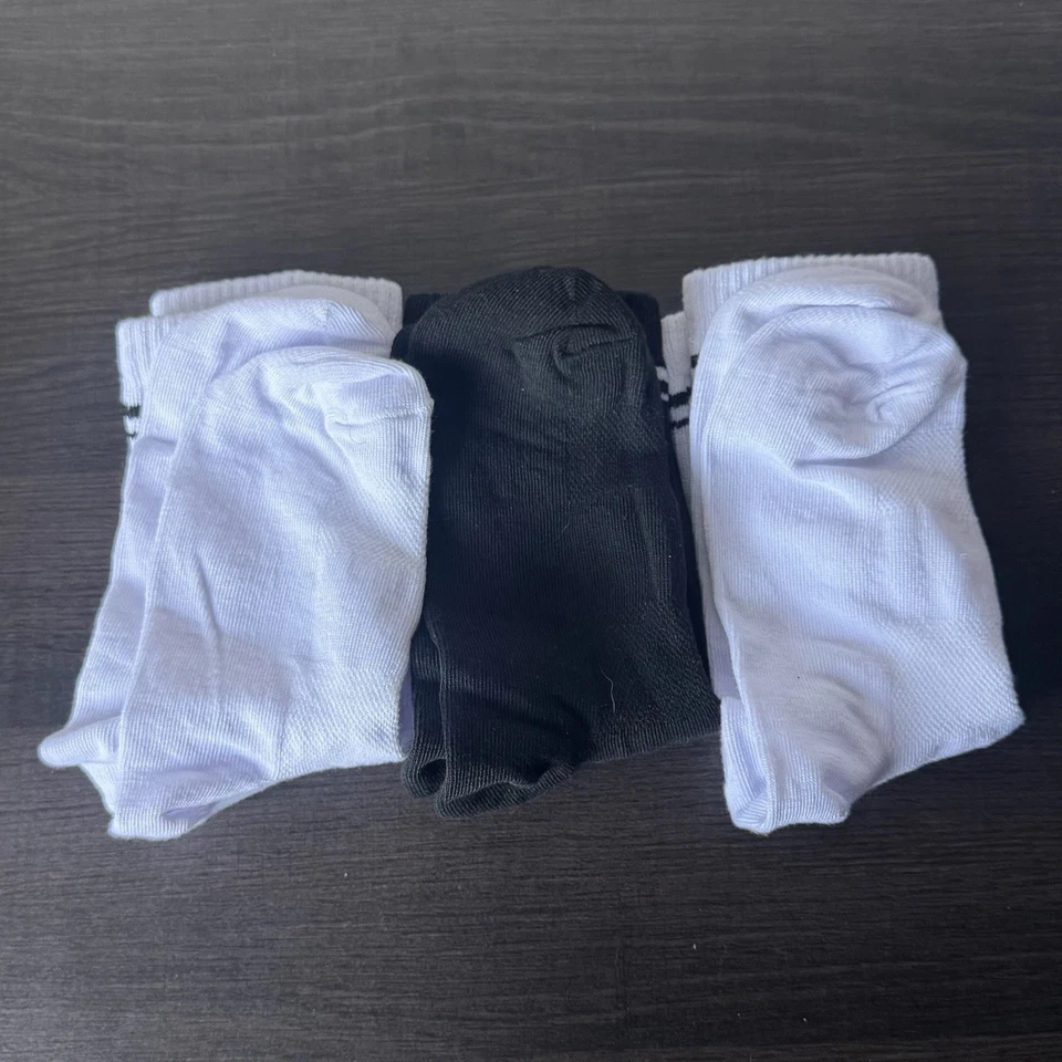 3 PAIRS ALO Yoga UNISEX HALF-CREW THROWBACK SOCKS White - Image 4 of 4