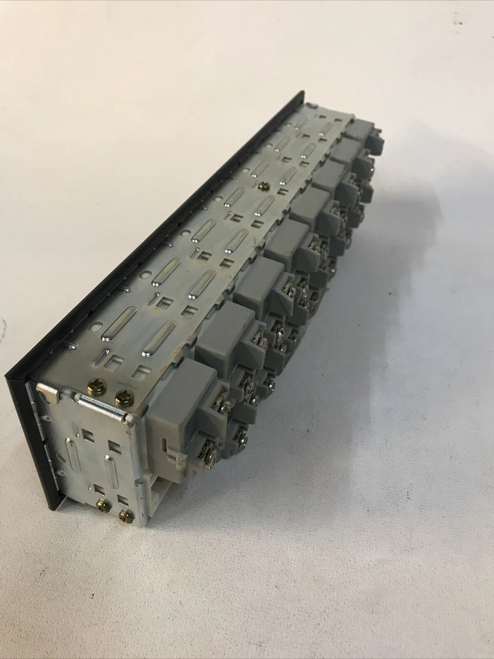 IDEC SLC30N 4071 0208-DD2 TD2 FB Illuminated Pushbutton Display - Image 4 of 4