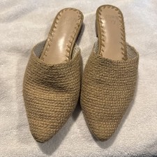 Crown & Ivy Woman’s Tan Woven Pointed Toe Mules SZ 6 Sandals Flats
